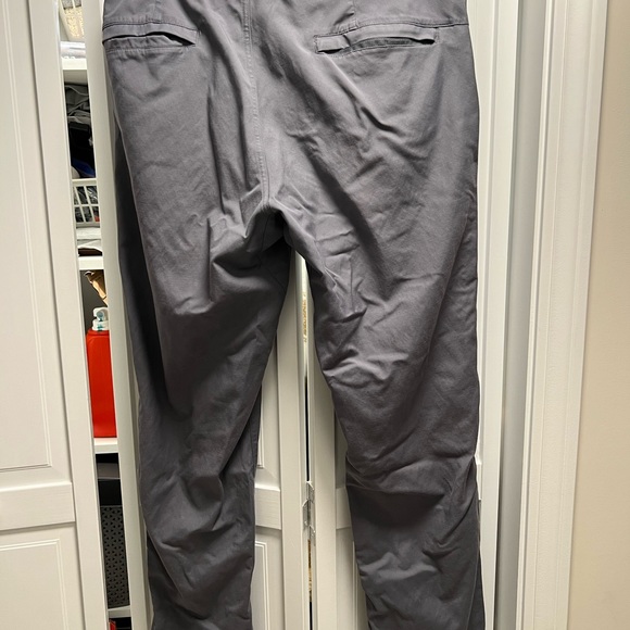 Lululemon Commission Pants Fog Horn Gray Men’s Size 34” x 30” Classic Fit - Picture 3 of 3